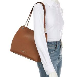 Michael Kors Kensington Large leather Shoulder Tote, color luggage, like new